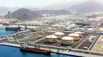 حريق يندلع في منطقة الفجيرة للصناعة البترولية إثر اعتراض مسيرة